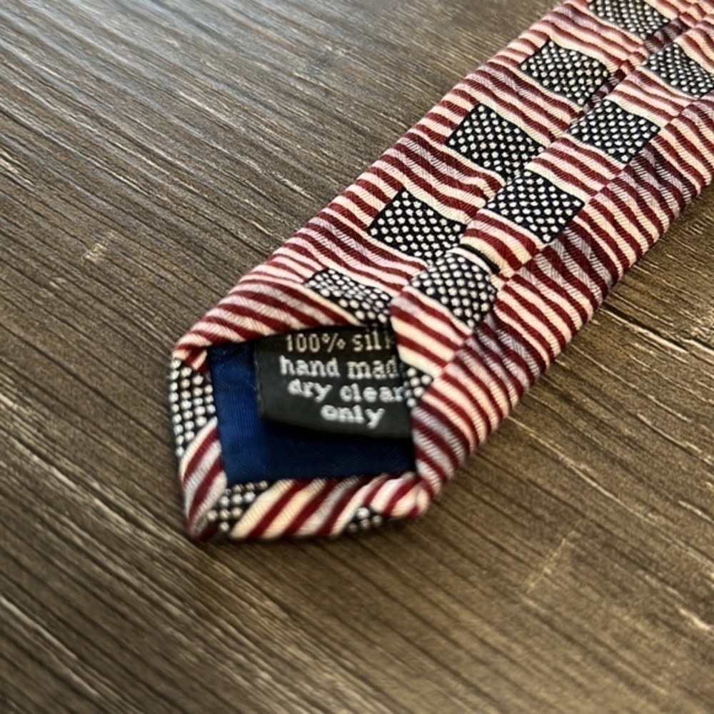 Carlos Devenzia Men’s Silk Necktie Patriotic Flag Red White Blue - Picture 4 of 4